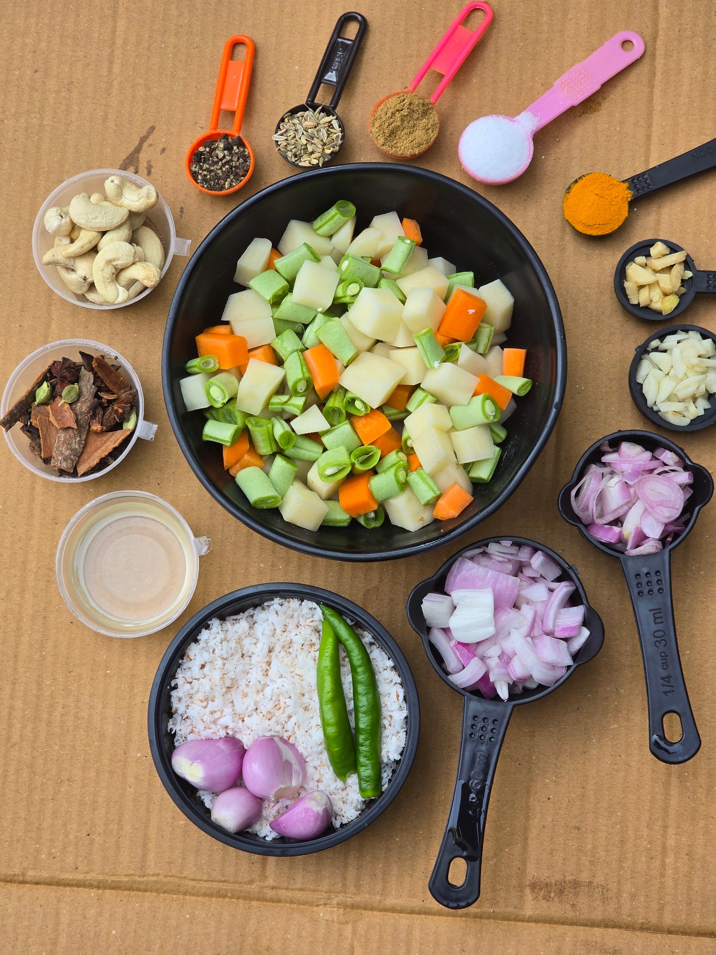 Fresh Veg Kuruma Vegetables Cut with all ingredients - Ready To Cook - (4 Pax) - Q113