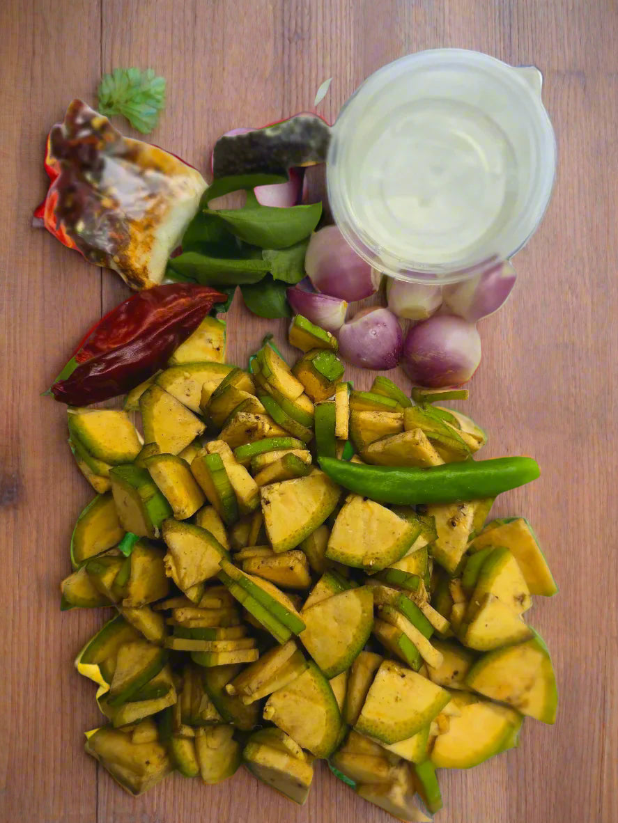 Fresh Kaya Mezhukkuperatty Cut with all ingredients - Ready To Cook - (4 Pax) -Q106