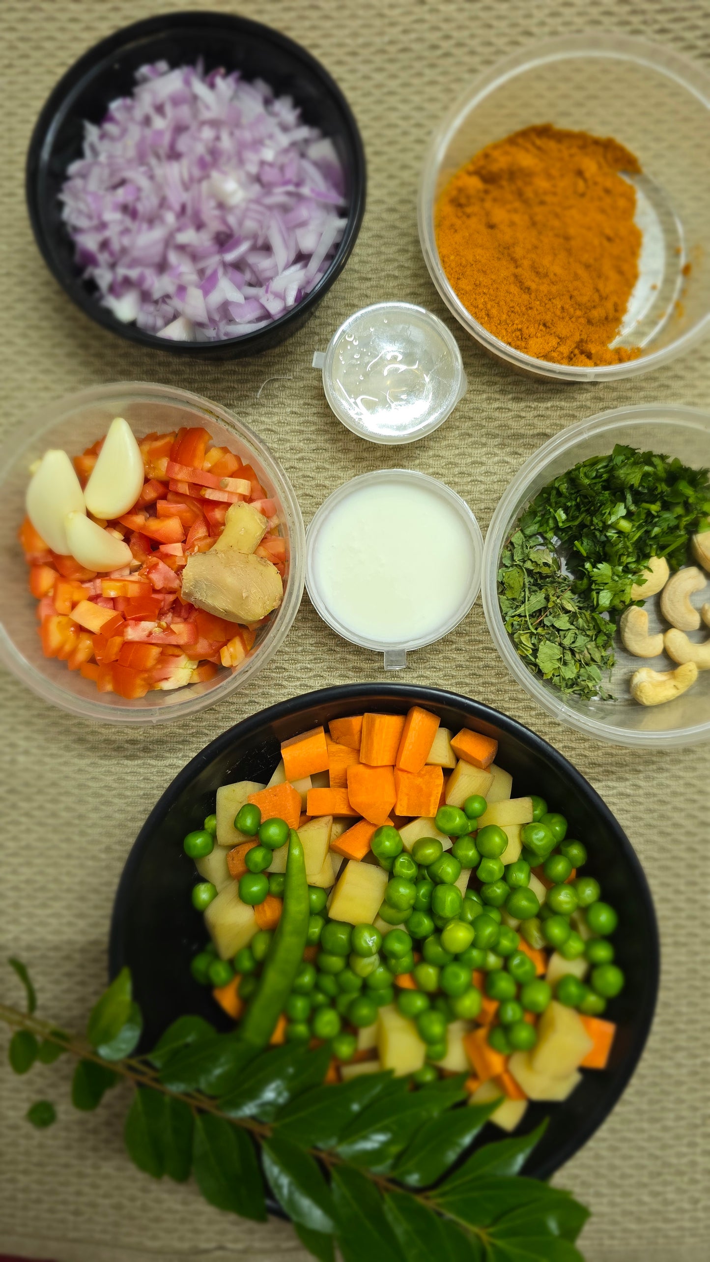 Mixed veg masala with all ingredients -Ideal for Four people - (4 Pax) - Q160