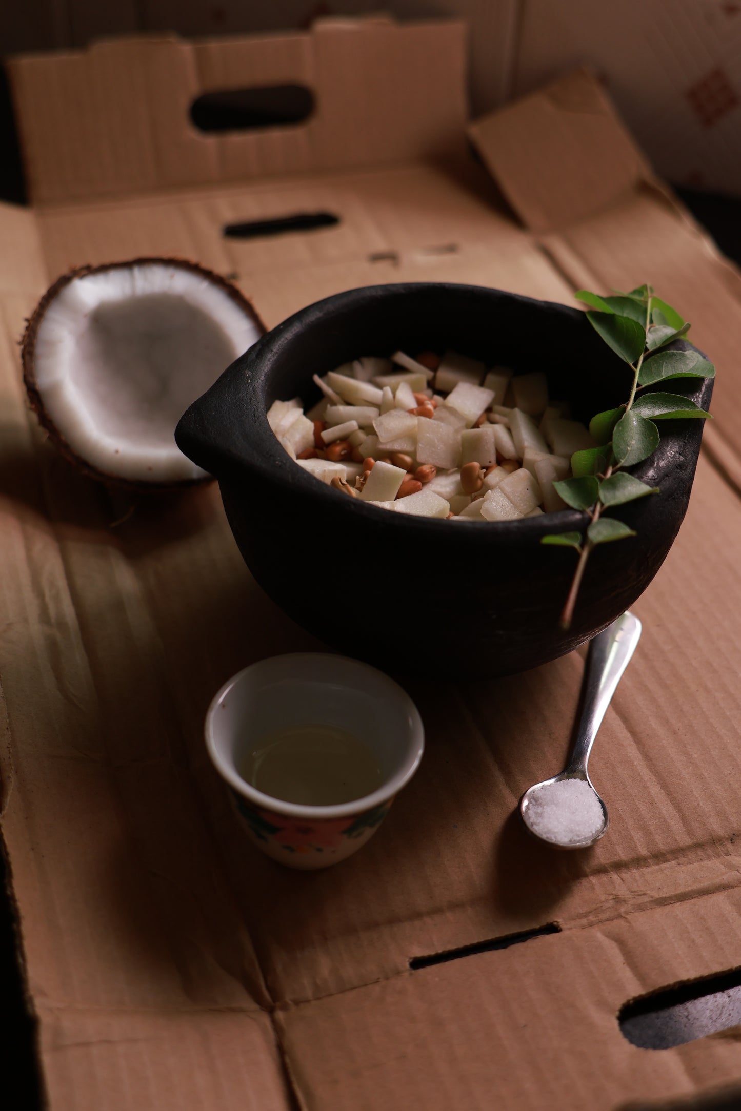 Fresh Olan  Ready To Cook kumbalanga Cut  and Vanpayar with all ingredients- (4 Pax) - Q109